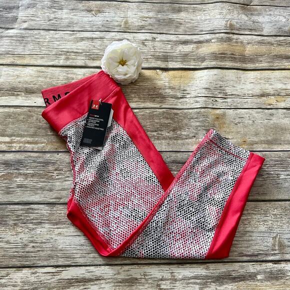 NWT UNDER ARMOUR CROP LEGGING-MEDIUM - Picture 1 of 14